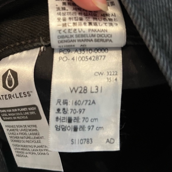 BRAND NEW LEVI JEANS - Picture 3 of 3